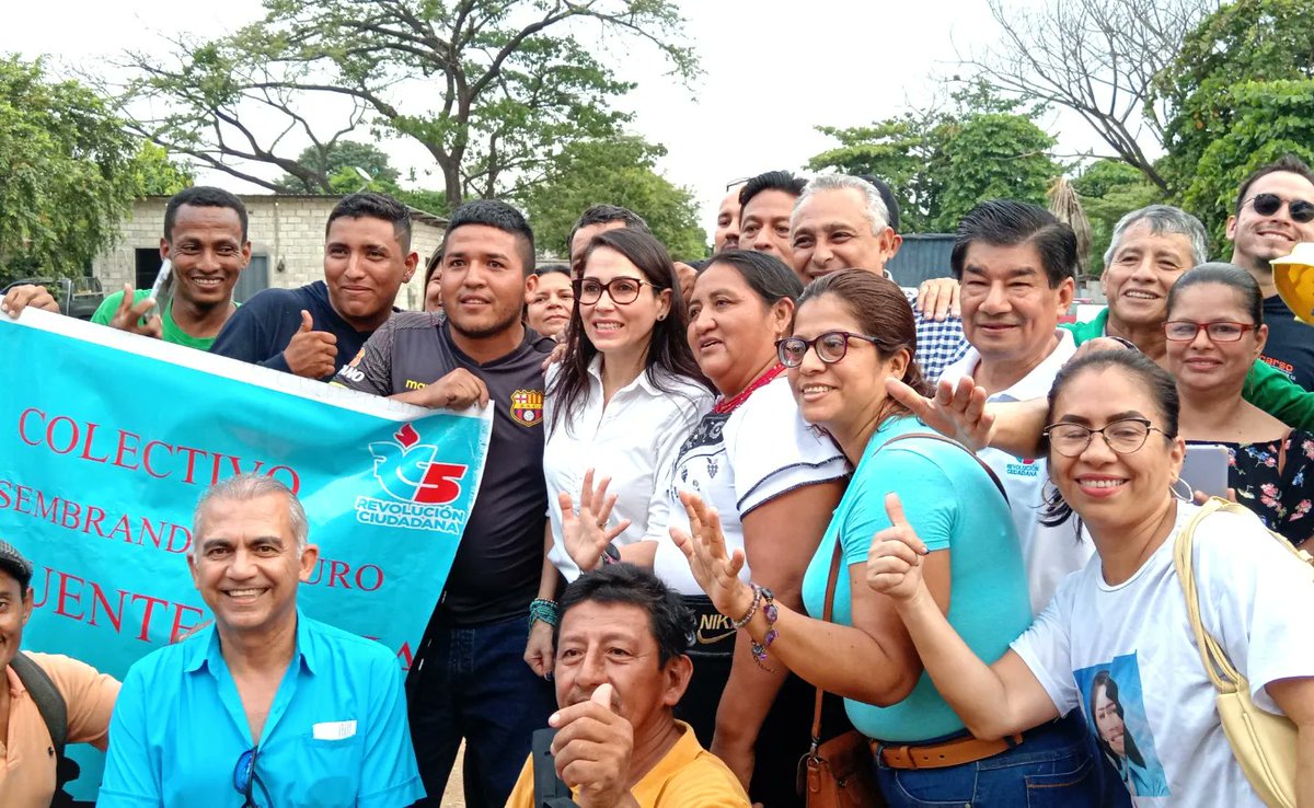 🚨 #LuisaEnTerritorio

La tarde de hoy desde #Pascuales recibimos a nuestra Presidenta de la @RC5Oficial para un encuentro con los líderes y militantes de todo el D2 del Guayas, donde se pudo explicar el porque la #ConsultaPopular es innecesaria.

#VotaTodoNo
#ElPoderDeLaGente