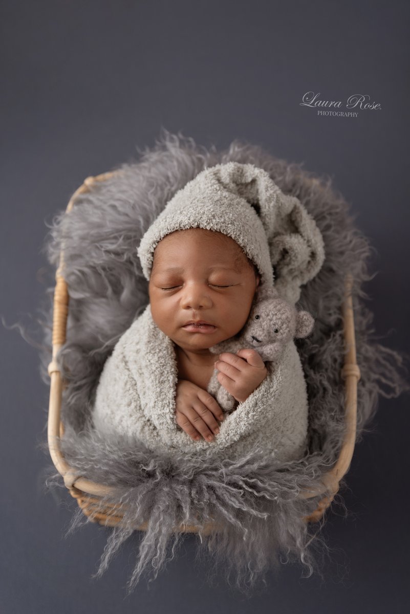 A dark and moody grey for this cutie pies newborn session 🤍

Our Newborn Portrait Session information:
laurarosephotography.co.za/newborninfo

#newborn #baby #newbornphotos #newbornphotography #newbornphotographer #babyphotos #babyphotography #babyphotographer #laurarosephotography