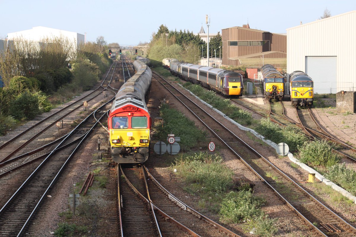 #FreightFriday 66034 heads through Leicester 6.4.24 . 6M00 Humber Oil Refinery to Kingsbury Oil Sidings . #ShedWatch