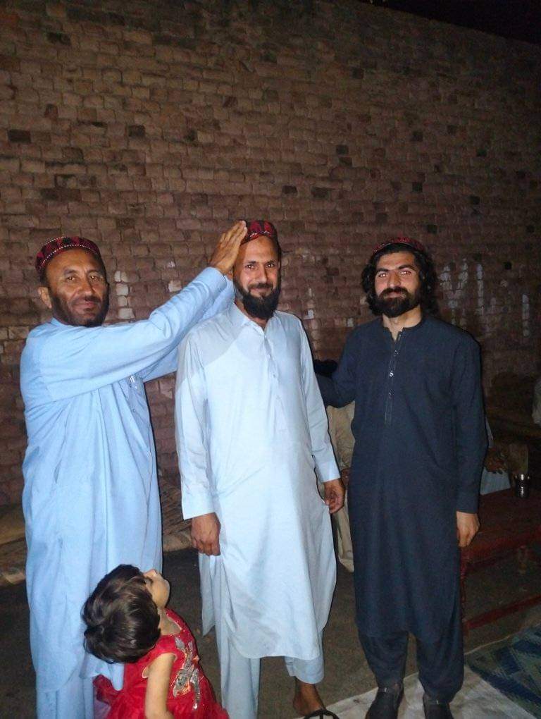 پي ټي اېم خېبر دا منظمتېا په لور 
کلي په کلي ېونټې لګېه دي جوړېږي 
@ManzoorPashteen