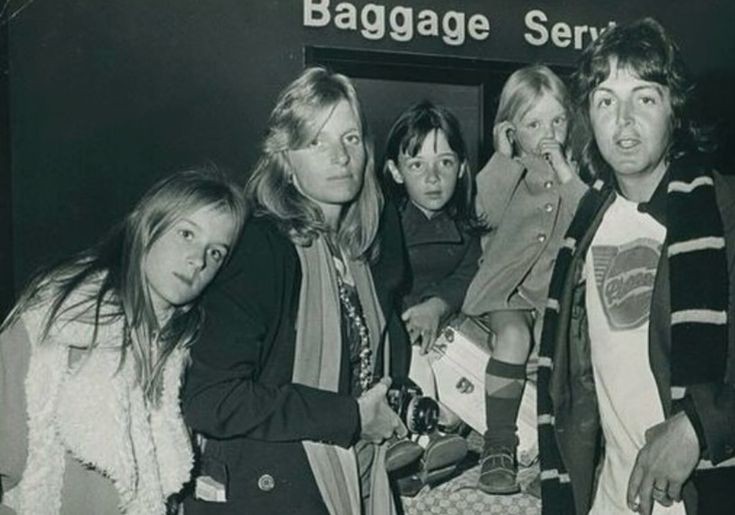 #PaulMcCartney with Linda, Heather, Mary and Stella on the road during the Wings Over Europe Tour, 1972