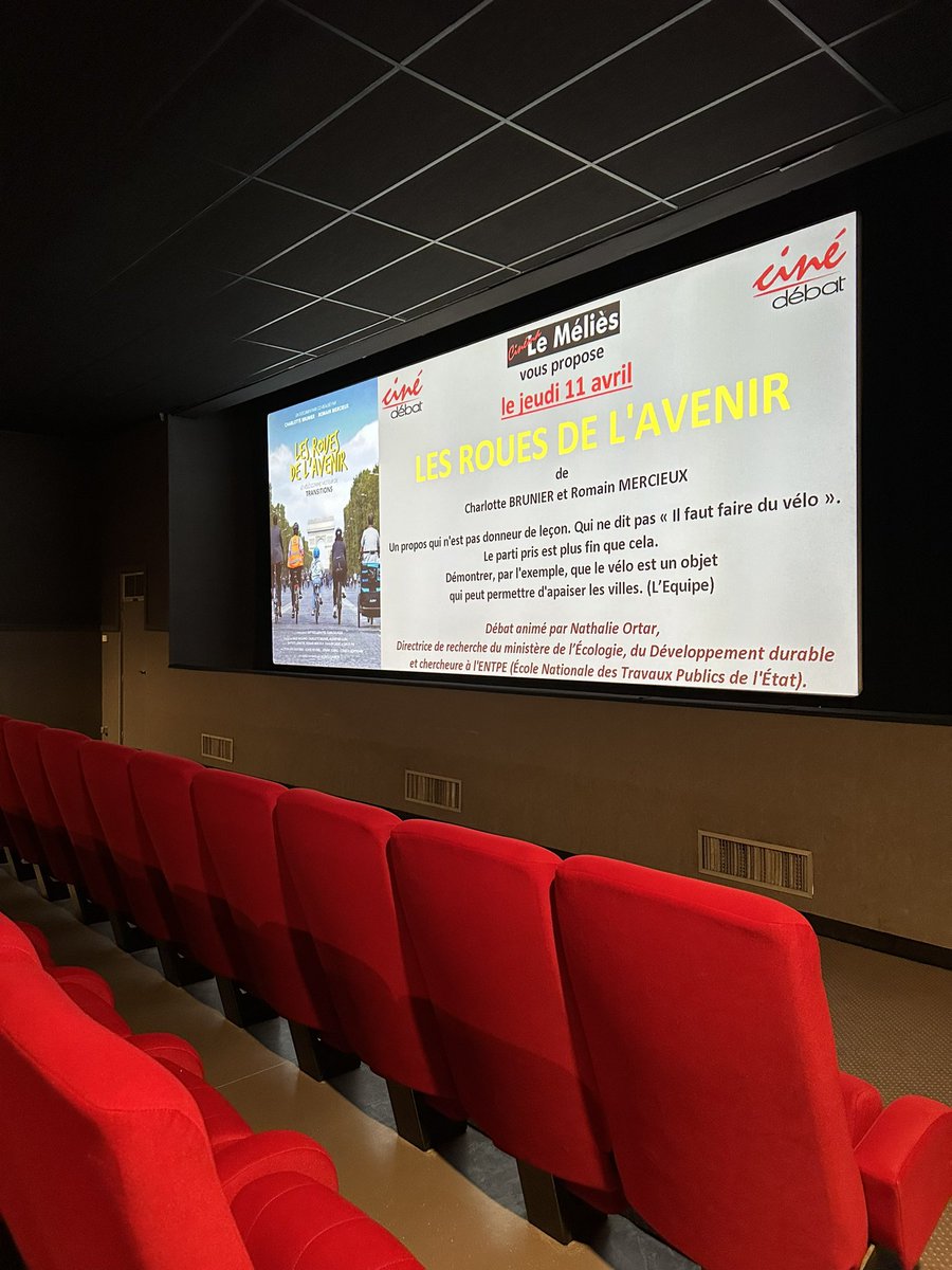🎬🍿Ns étions plus d’une 50aine hier soir pour la projection du film « Les roues de l’avenir » projeté au Meliès à Caluire puis suivi d’un débat.
Tout le groupe local de <a href="/plateaunordave1/">La Ville à Vélo Plateau Nord</a> est fier de cette première ! 💪 
Merci à tous ceux et celles qui sont venu.es