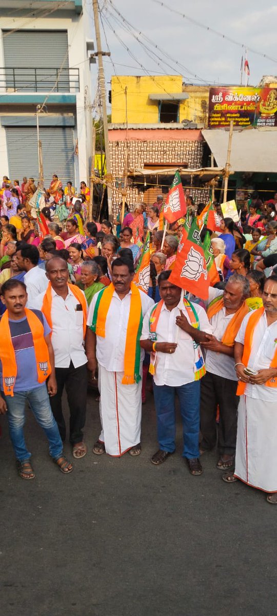 Rajamaheswaran's tweet photo. தேனி பாராளுமன்ற வாக்கு சேகரிப்பில்... https://t.co/sku10fviIB