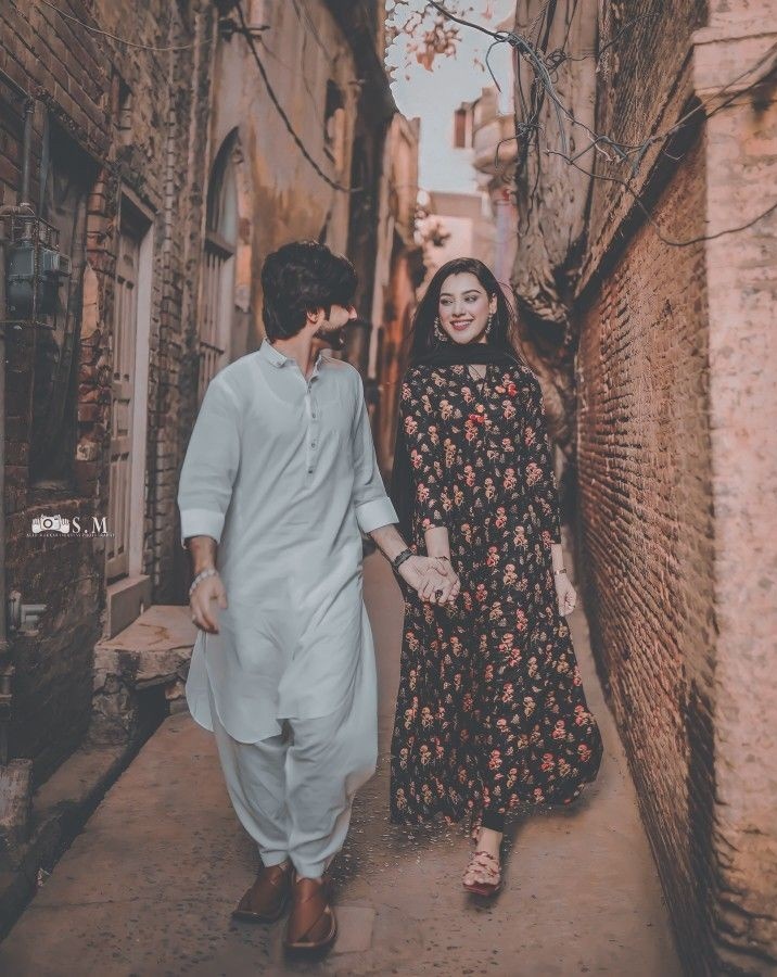 تمہارا سامنا صرف وباؤں سے ہوا ہے محترمہ کی اداؤں سے ہوتا تو گزر گئے ہوتے💫❤️