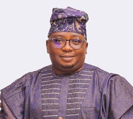 Adebayo Adelabu, the Minister of Power, has mentioned that the N225 Kilowatt-Hour fee currently paid by electricity consumers in Band A may decrease when the exchange rate goes below N1,000 to a dollar. “The tariff is flexible. I can tell you, if the naira gains more and the…