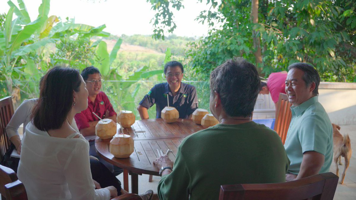 Bumisita si Representative Wallace Chow ng Taiwan Economic & Cultural Office(TECO) at mga eksperto mula sa Taiwan Technical Mission Demonstration Farm sa Sweet Spring Country Farm para pag usapan ang mga maaaring pagtulungan tungkol sa agrikultura. Xie xie, Representative…