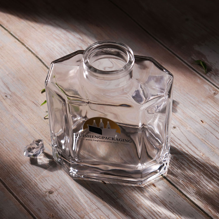 Best Sealing Empty 750ml Rum Vodka Gin Liquor Glass Bottle with Super Flint Material
#liquorbottle #glassbottle #spiritbottle #ginbottle #whiskeybottle #vodkabottle