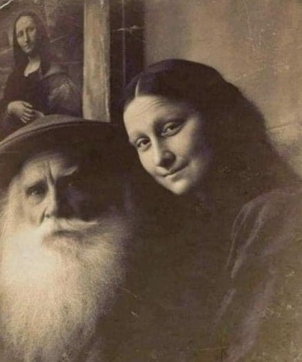 La joconde et Léonard de Vinci. Cette photo avait fait le tour du monde à l’époque avant que le tableau derrière devienne l’œuvre la plus connue du monde