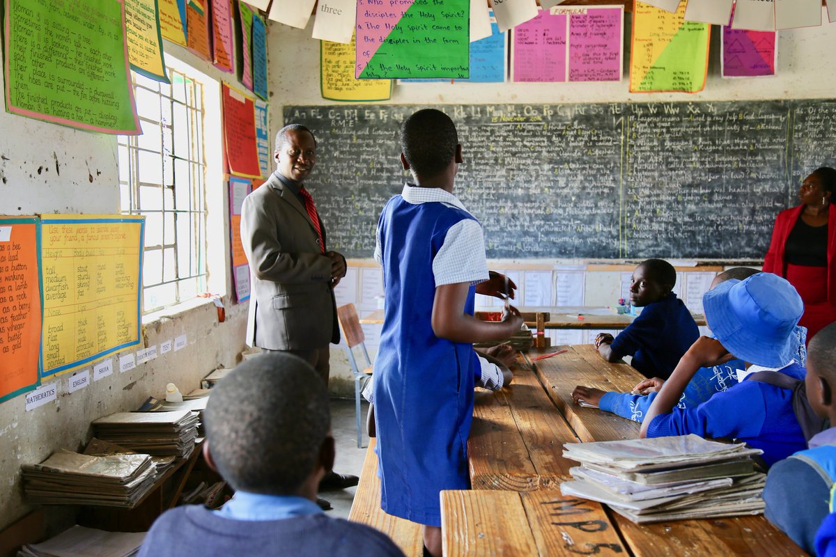 ✨4 250✨ C'est le nombre de directeurs d'écoles formés dans le cadre d'un programme de gestion scolaire soutenu par le GPE au Zimbabwe. L'initiative permet de renforcer leurs compétences et d'améliorer la gestion des écoles des zones rurales notamment. g.pe/39IX50ReIhZ