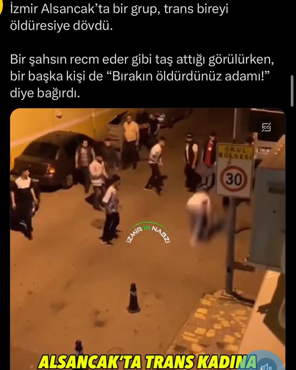 İzmir Alsancakta ciddi bir asayiş sorunu var. 15-20 kişilik saldırgan genç erkek grupları huzur bırakmadılar. Bir kısmı 18 yaşından küçük, en büyükleri 20 yoktur. Bayramın ilk günü Kordon’da gezerken 15 kişilik bir grup önce sokaktaki köpeklere saldırdı. Köpeğe tekme savuran…