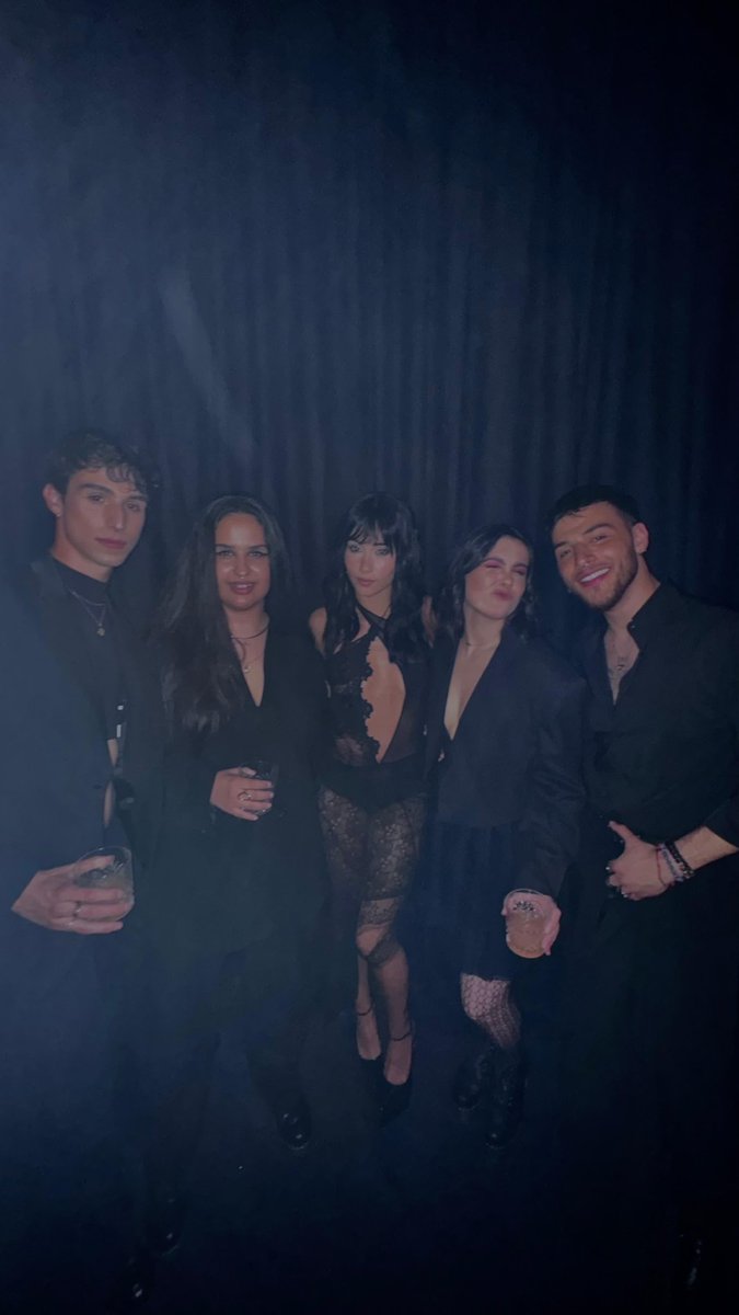 😍 @alvaromayo_, @salmaotoficial, Chiara y Lucas con @Aitanax anoche en el evento YSL Beauty!