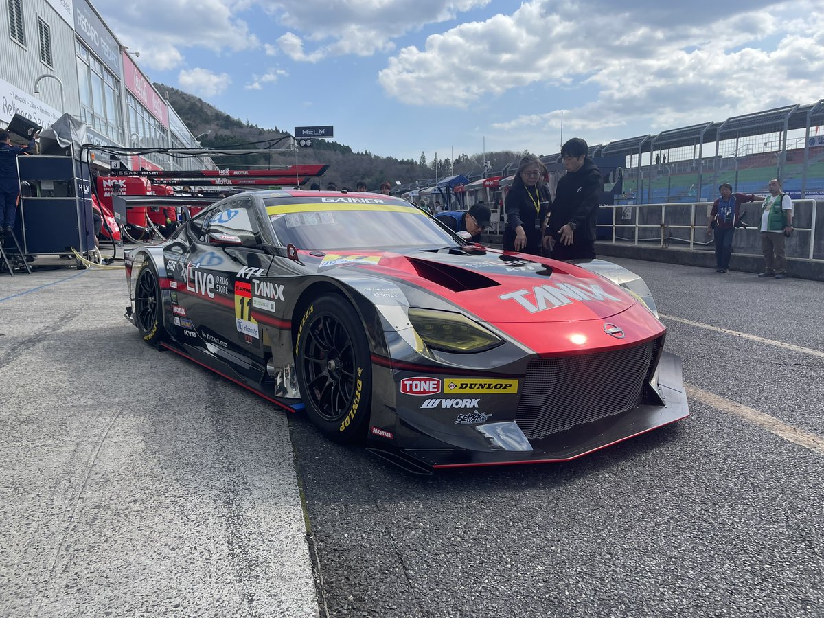 🚨 NEWS: Gainer's self-constructed Nissan Z GT300 has broken cover ahead of this weekend's Okayama #SuperGT opener, but is expected not to run this weekend. ➡️ sportscar365.com/other-series/s…