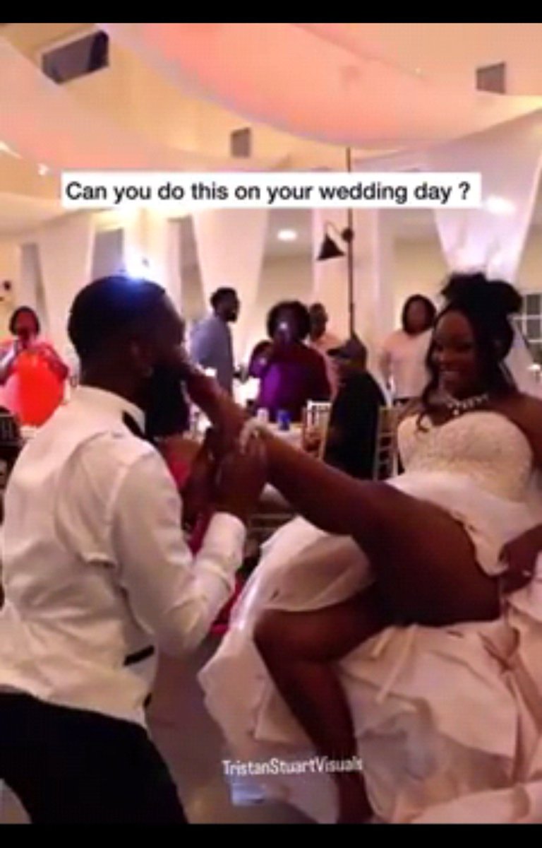 What happened At a wedding reception.. Ladies Can Allow your Man do this to you on your Wedding day😳😳 Check thread for video 😭😭