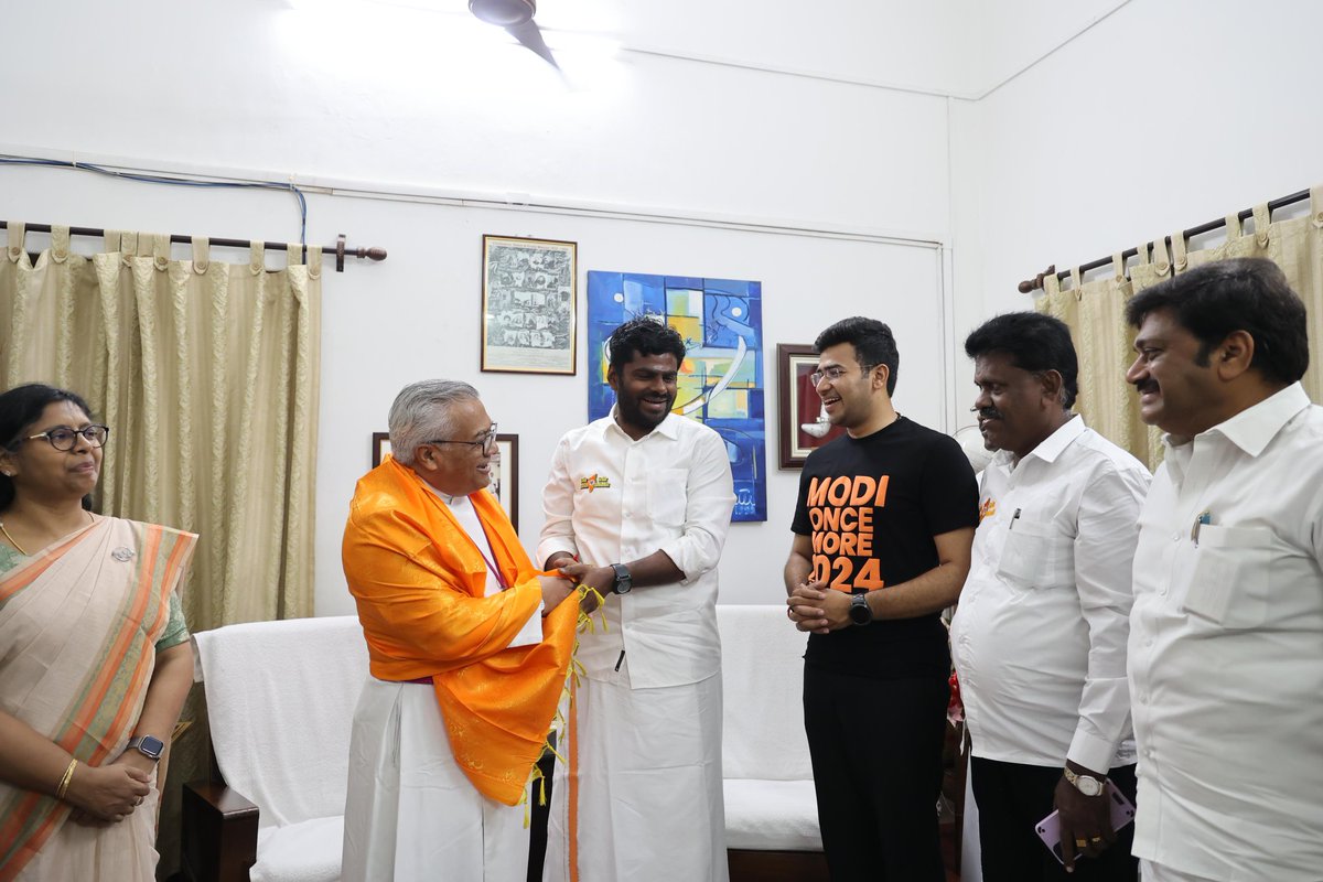 Met Shri @annamalai_k at Kovai this morning. As @BJP4TamilNadu President, he has strengthened the party from the grassroots through #EnMannEnMakkal Yatra. His work on the ground is reflected in every interaction with residents of Kovai. We also had the opportunity to interact…