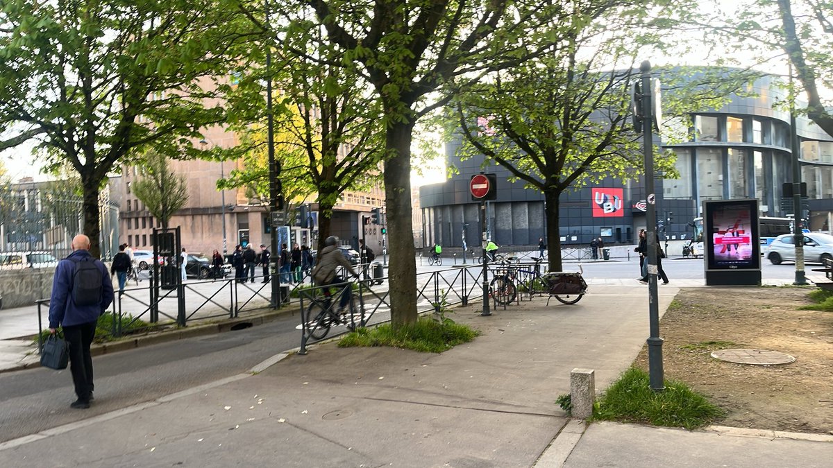 Incompréhension totale!
Ce matin <a href="/PoliceNat35/">Police nationale 35</a>  organise ce matin un contrôle ciblé sur les cyclistes. Rappelons que 3 cyclistes sont morts ces derniers mois sur les routes de Rennes Métropole et que tout dernièrement 2 jeunes enfants à bord de voitures sont également décédés.