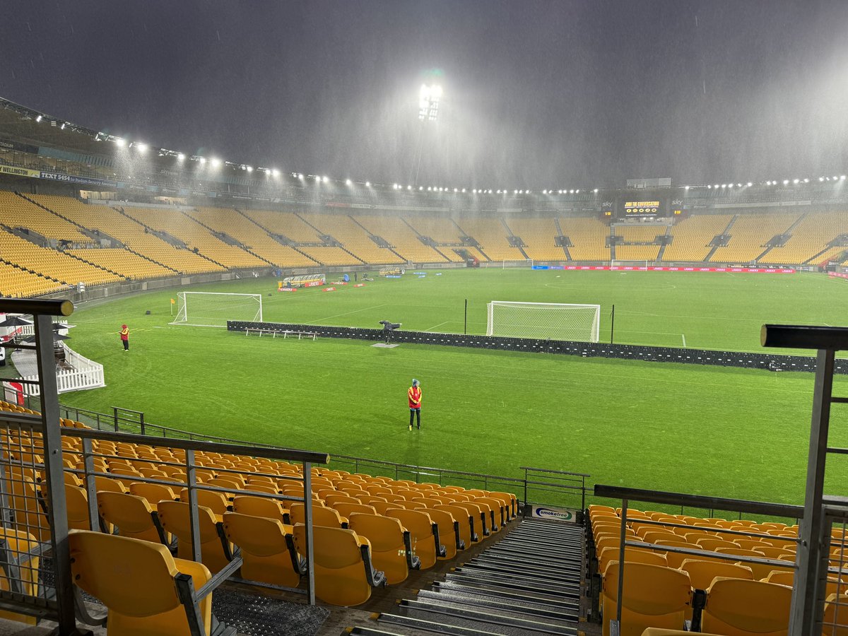 very close to a 0/10 day here in wellington. you have to feel for the nix given its a friday night slot, marquee opponents, both flying high. completely forget about walk-up sales. #WELvMVC