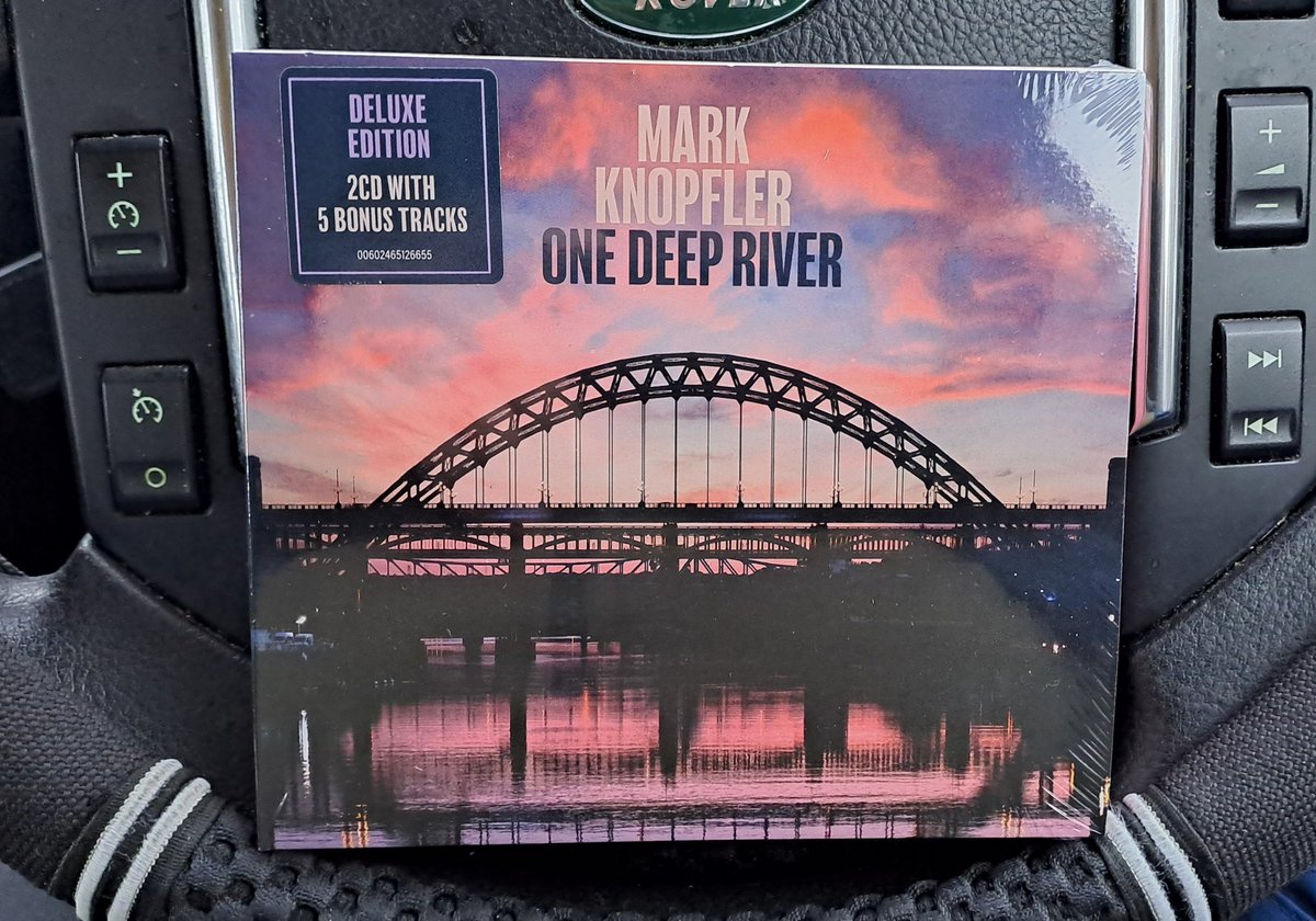 Today's travelling soundtrack courtesy of the fabulous new album by @MarkKnopfler ❤️ #onedeepriver #NewMusicFriday #NewMusicAlert #NewMusicDaily