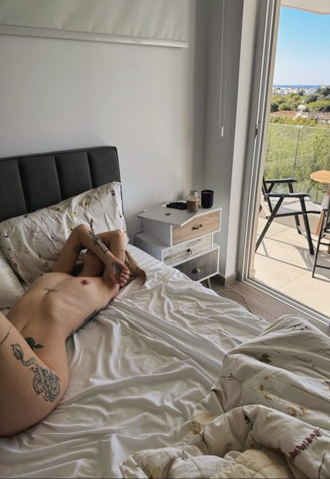 good morning ONLY to people who&rsquo;ve cum over me today https://t.co/LQOoc04G1C