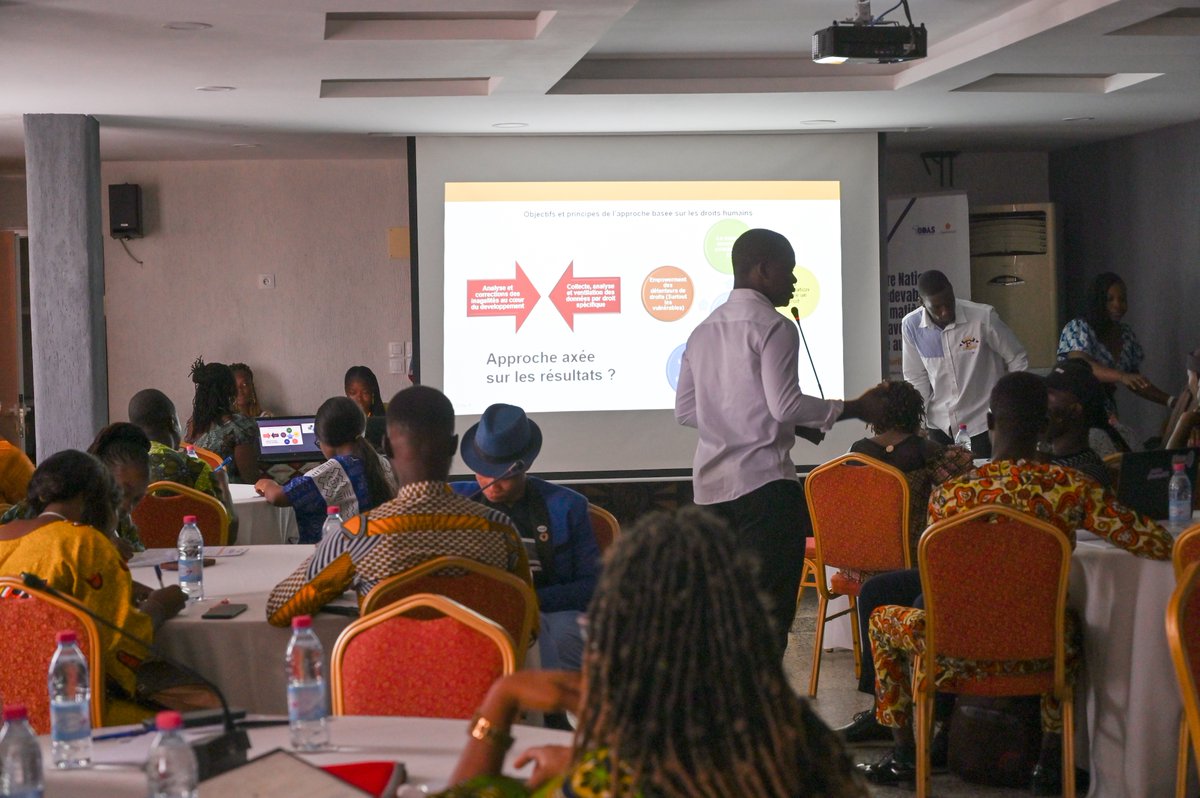 𝐃𝐞𝐮𝐱𝐢è𝐦𝐞 𝐣𝐨𝐮𝐫𝐧é𝐞 𝐝𝐞 𝐥𝐚 𝐫𝐞𝐧𝐜𝐨𝐧𝐭𝐫𝐞
La modératrice générale @charlotteezebada introduit <a href="/Aconaide/">Conaïde Akouedenoudje 🇧🇯</a> pour le top panel sur l'approche basée sur les droits humains.
#RedevabiliteReproductiveBenin
#JusticeReproductiveBenin
#RedevabiliteAvortementSecurise