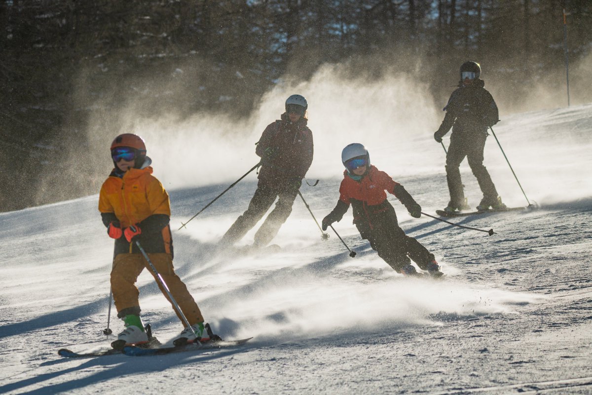 Dernier week-end pour profiter du ⛷️ & du ☀️ dans @lesstationsnca
De nombreuses activités vous attendent : barbecue géant, waterslide, petite fête des châtaignes, opération de nettoyage...
#Auron👉bit.ly/3I98Urz
#Isola2000👉bit.ly/3tWYpQe

#ExploreNiceCotedAzur