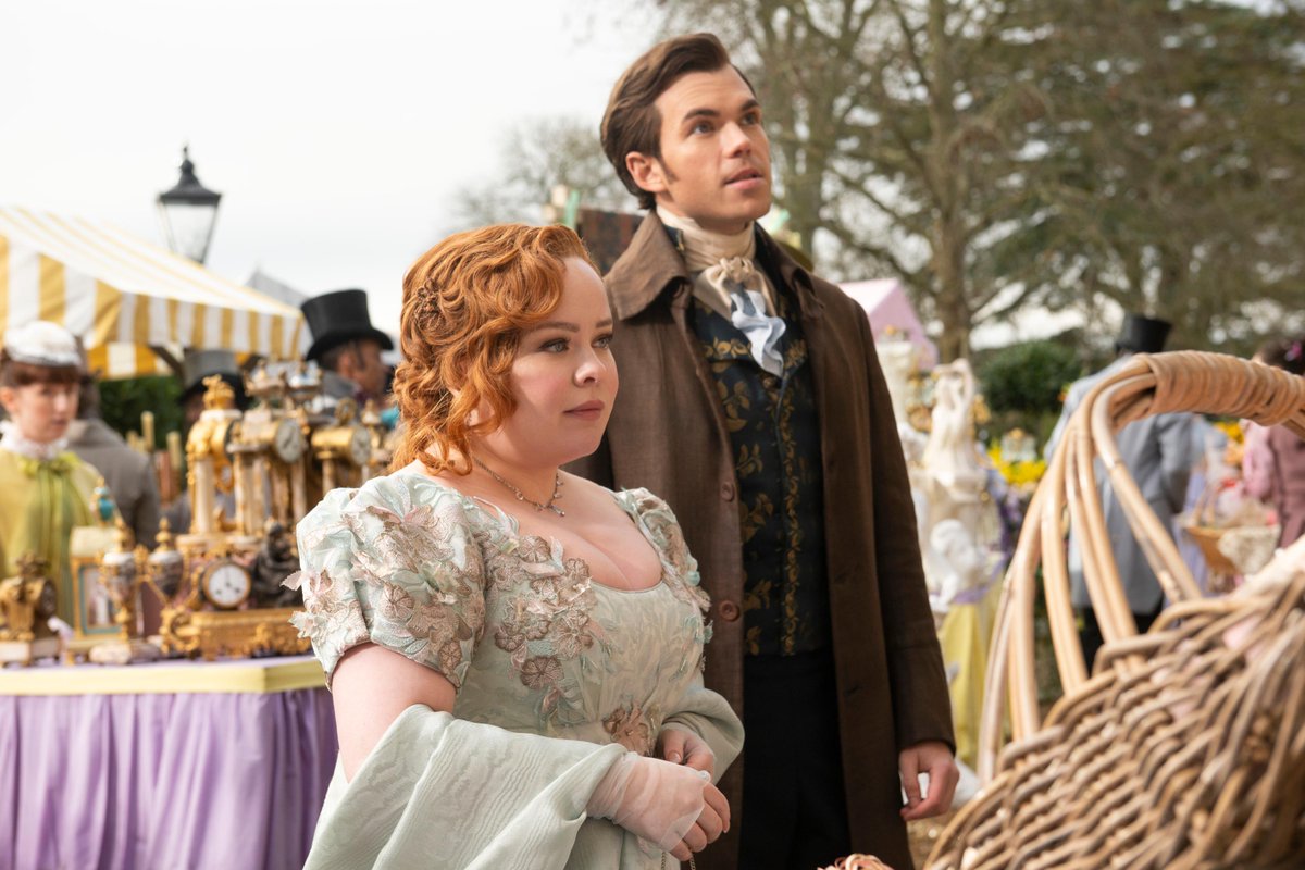 NetflixFR's tweet photo. Quel temps idéal pour se promener en compagnie d’une Lady.

La Chronique des Bridgerton saison 3, Partie 1 le 16 mai. https://t.co/FB49US8j84