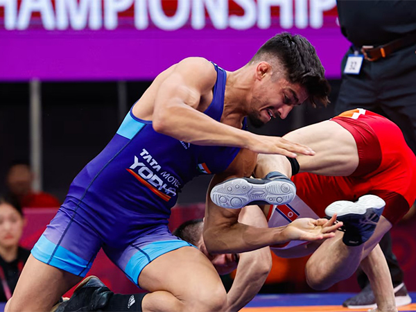 DDNewslive's tweet photo. #AsianWrestlingChampionship: Udit bags silver, Abhimanyu and Vicky claim bronze each. India’s tally at three medals after the opening day of the competition. https://t.co/IeGDHZWP2g
