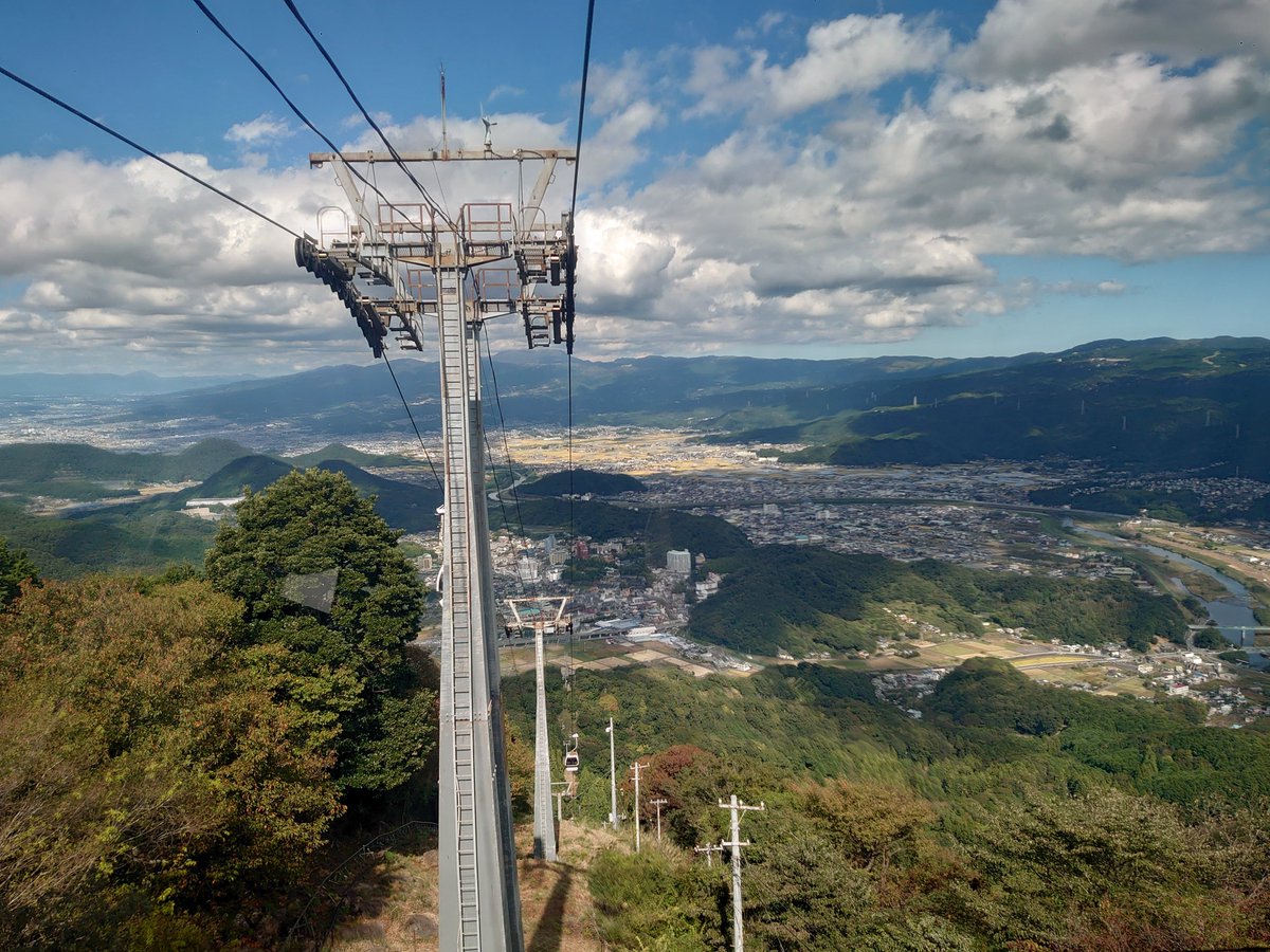 entetsubambi's tweet image. 遠州鉄道のM田です

#伊豆パノラマパーク のロープウェイは、市街地が近いせいか、空を飛んでるみたいな絶景なんです🕊️

＃inthesky