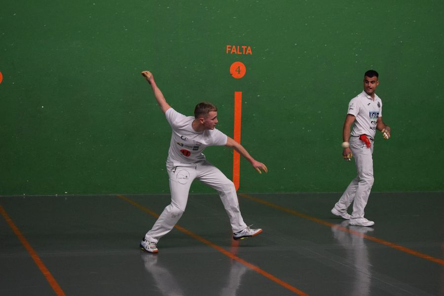 Atzoko emaitzak Zaramagako txapelketan

Resultados de ayer en el torneo de Zaramaga 

pilotarentxokoaweb.com/calendario-tor…