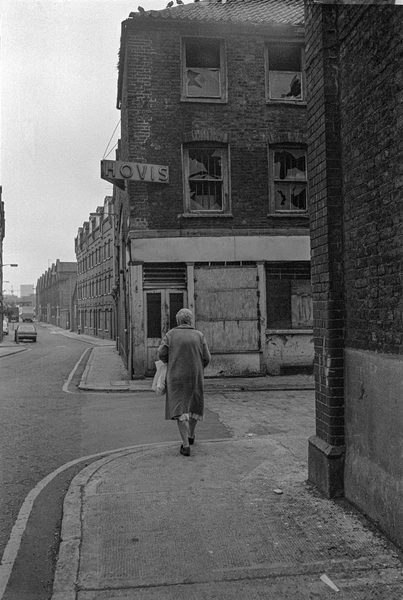 Quaker Sreet, Shoreditch, london, 1978.
>FH