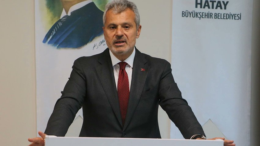 Hatay Büyükşehir Belediye Başkanı Mehmet Öntürk: Hatay Büyükşehir Belediyesi'nin borcu 7 milyar TL'nin üzerinde. CHP'li eski başkan tefecilerden dahi borç almış.