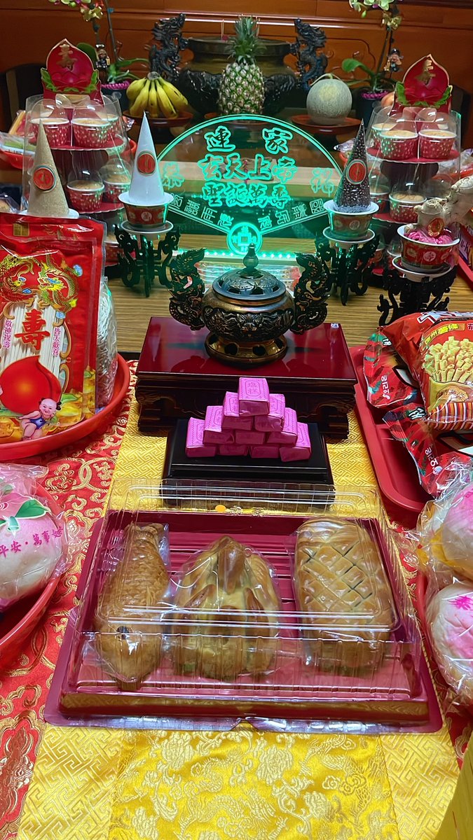 singyistudio's tweet photo. 恭祝玄天上帝聖誕千秋

#豬 #羊 #牲禮 #扇 #北極玄天上帝 #玄天上帝 #上帝公 #九天玄女 #太上道組 #中壇元帥 #五府千歲 #濟公師父 #清水祖師 #保生大帝 #觀音菩薩 #關聖帝君 #開漳聖王 #天上聖母 #福德正神 #三山國王 #五路財神 #武財神 #太子 #王爺 #千歲 #元帥 #太保 #廣澤尊王 #壽桃 #壽麵 #水 #米 https://t.co/ymnUthdggG