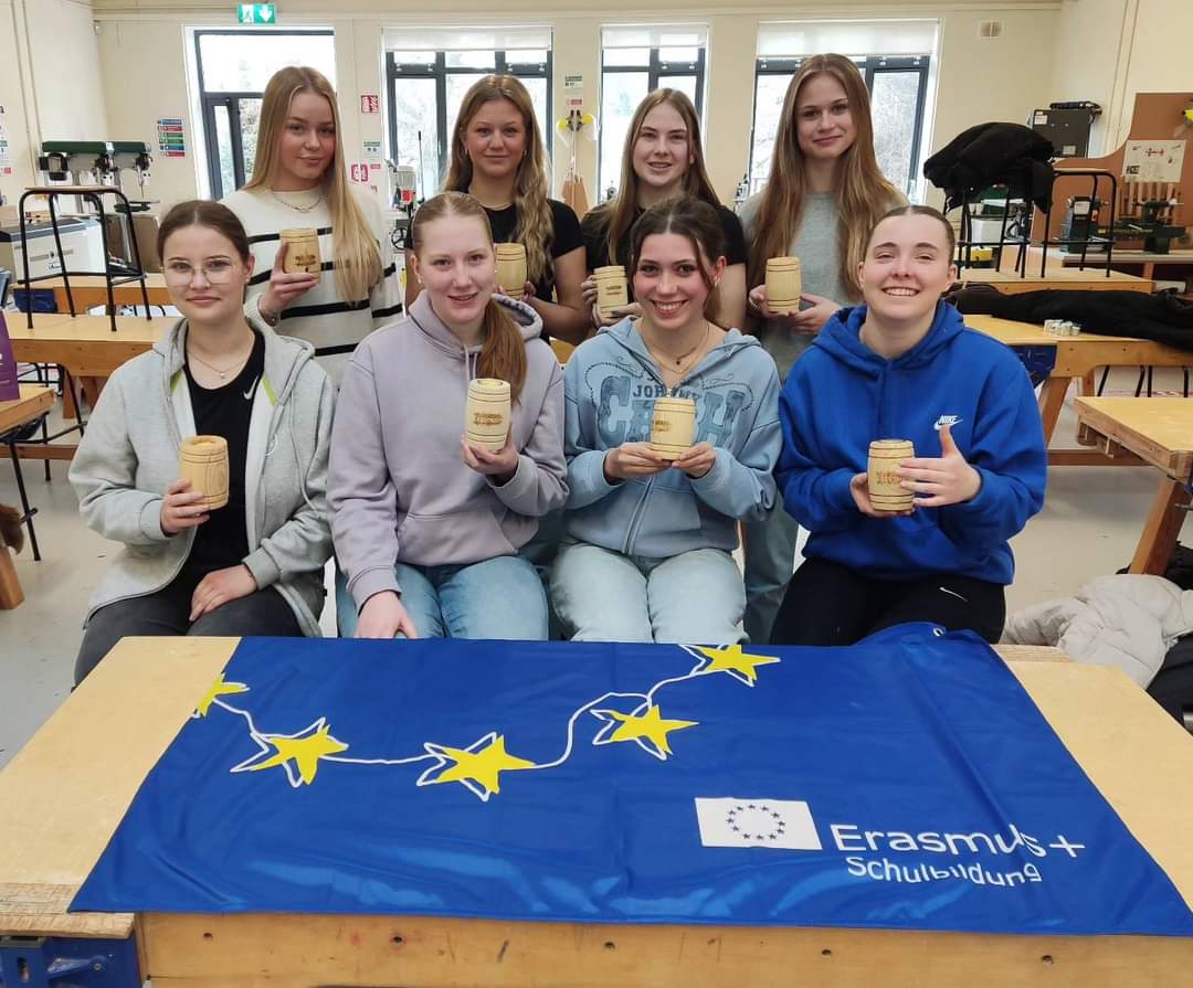 stbrigids_LR's tweet photo. Yesterday our Erasmus group took part in an Engineering and Woodturning workshop followed by a QR Scavenger hunt around the Loughrea Heritage trail. They finished off the day Kayaking on our beautiful lake with: https://t.co/CKgyGFIeG5 @ErasmusIreland https://t.co/ApV30zLViA