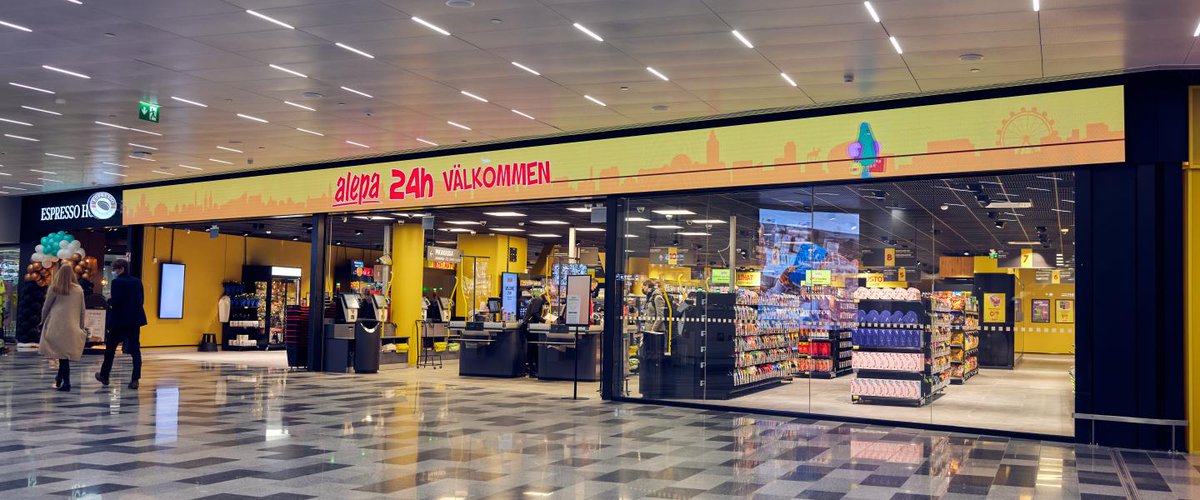 Havaalanı fiyatları diye bir şey yok Helsinki'de. 24 saat açık market var mesela, tatil dönüşü acil ihtiyaçları gidermek için büyük kolaylık sağlıyor. Helsinki fiyat farkını şöyle ortadan kaldırmış: 'Şehirdekileri de pahalı yapalım.'