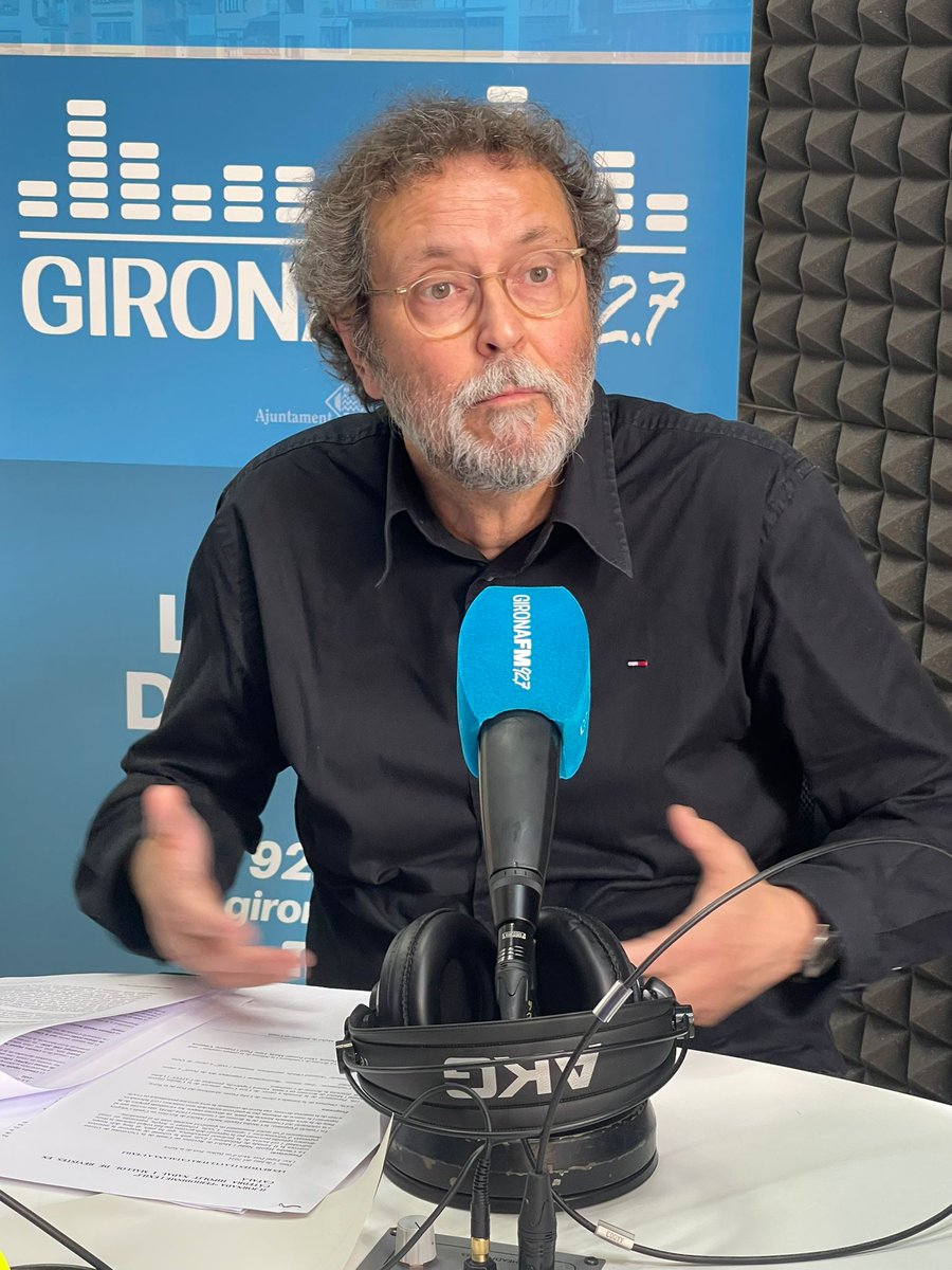 Lluís Costa (@costalluis) on Twitter photo Girona FM ens ha donat l'oportunitat per continuar explicant què és i què fa la Càtedra Hipòlit Nadal de Revistes en Català <a href="/univgirona/">Universitat de Girona</a> <a href="/UdGLletres/">Facultat de Lletres UdG</a> @toniiglesies <a href="/CComunicacioUdG/">Campus Comunicació</a> <a href="/GrupRecercaCSII/">Comunicació Social i Institucional</a> <a href="/elportdelaselva/">El Port de la Selva</a> Girona FM ens ha donat l'oportunitat per continuar explicant què és i què fa la Càtedra Hipòlit Nadal de Revistes en Català <a href="/univgirona/">Universitat de Girona</a> <a href="/UdGLletres/">Facultat de Lletres UdG</a> @toniiglesies <a href="/CComunicacioUdG/">Campus Comunicació</a> <a href="/GrupRecercaCSII/">Comunicació Social i Institucional</a> <a href="/elportdelaselva/">El Port de la Selva</a>