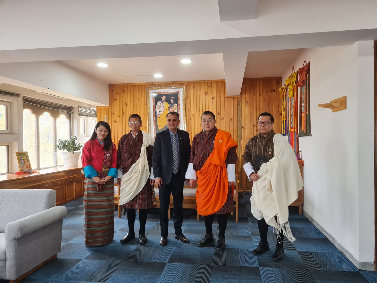 RegmiUdaya's tweet photo. It was a pleasure to meet His Excellency Tandin Wangchuk @MOHBhutan. It was great to share notes about the Bhutan context and our partnership to address humanitarian issues. We appreciate the Ministry of Health's continued partnership and support.🙏🏾 https://t.co/bJ0SqBI1nw