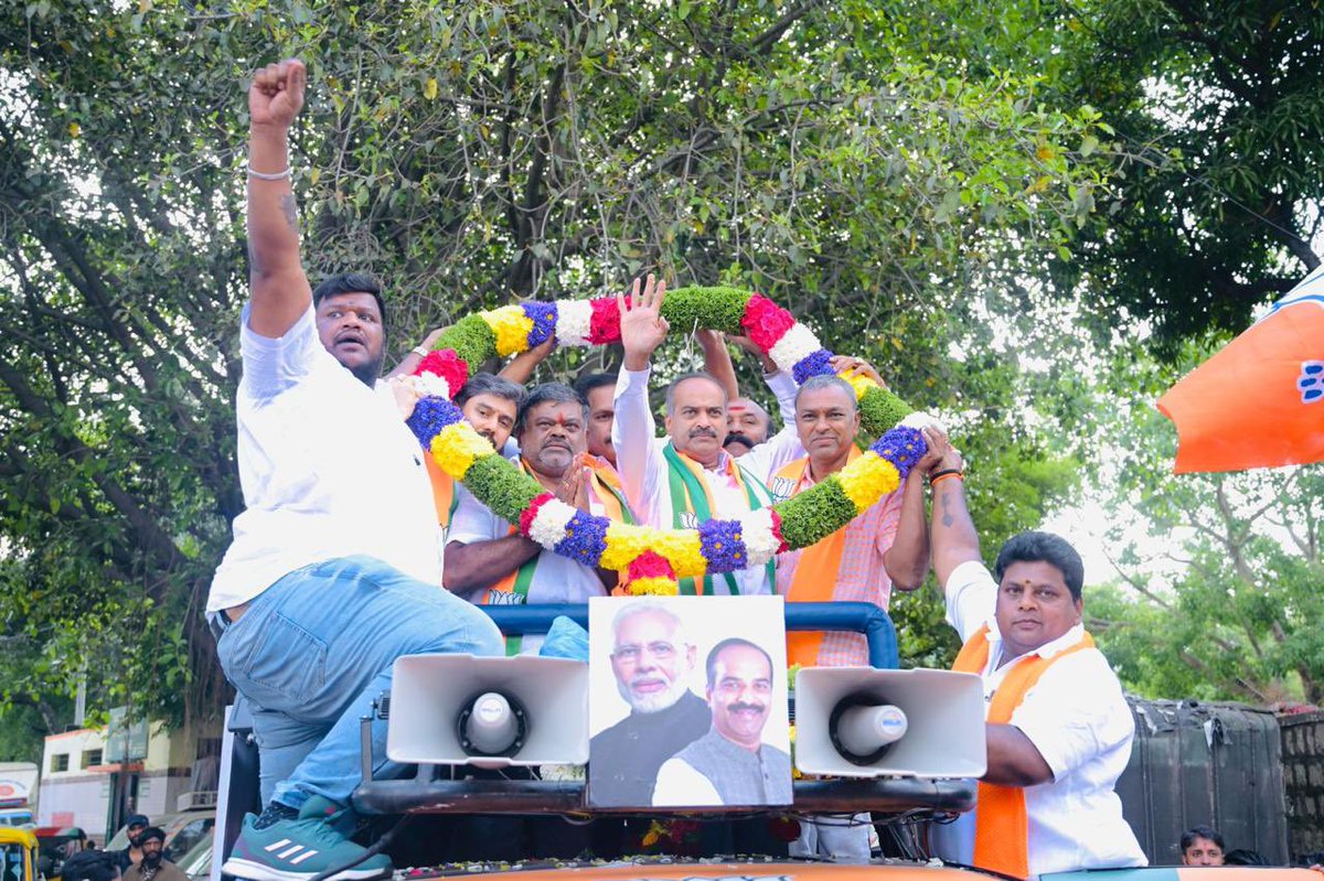 Enthusiasm and dedication are the driving forces behind our campaign. Let's continue working together to ensure a brighter future for Bangalore Central and our nation under the leadership of Narendra Modi ji . Road Show at Gandhinagar Constituency today @PCMohanMP…