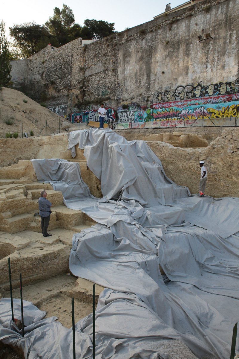 DavidLaMars's tweet photo. Grande réunion ce matin à 10h30 en Préfecture "relative aux travaux d'enfouissement du site de la Corderie" (sic) autour d'élus de la ville, de la DRAC, des associations. Donc our ensevelir la carrière antique fondatrice de #Massalia classée MH. 🥁🫣
#JO2024 #Patrimoine https://t.co/ql4Wn4VFuY