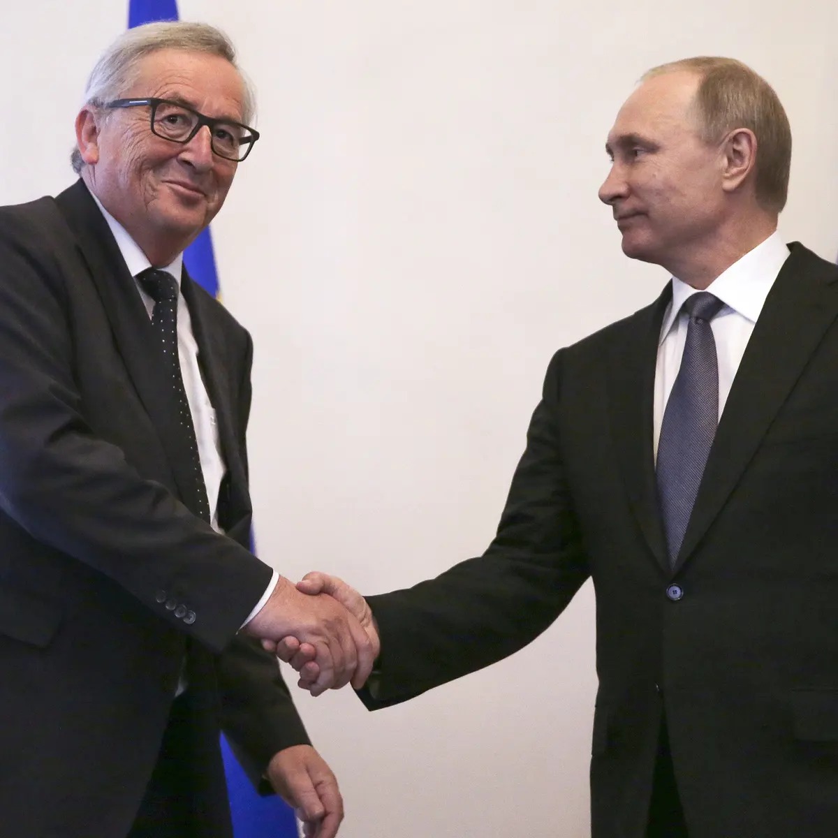 StefanoRocca9's tweet photo. «Ciò che ha messo in moto questa crisi sono state le mosse sconsideratamente provocatorie per assorbire l'#Ucraina nell'#Ue. Per quanto pericolosa possa diventare questa crisi, è l'#Occidente che l'ha provocata.» #ChristopherBooker #Telegraph 9 Agosto 2014 #NATO #Europa #Russia https://t.co/fg5Hm7WDpk