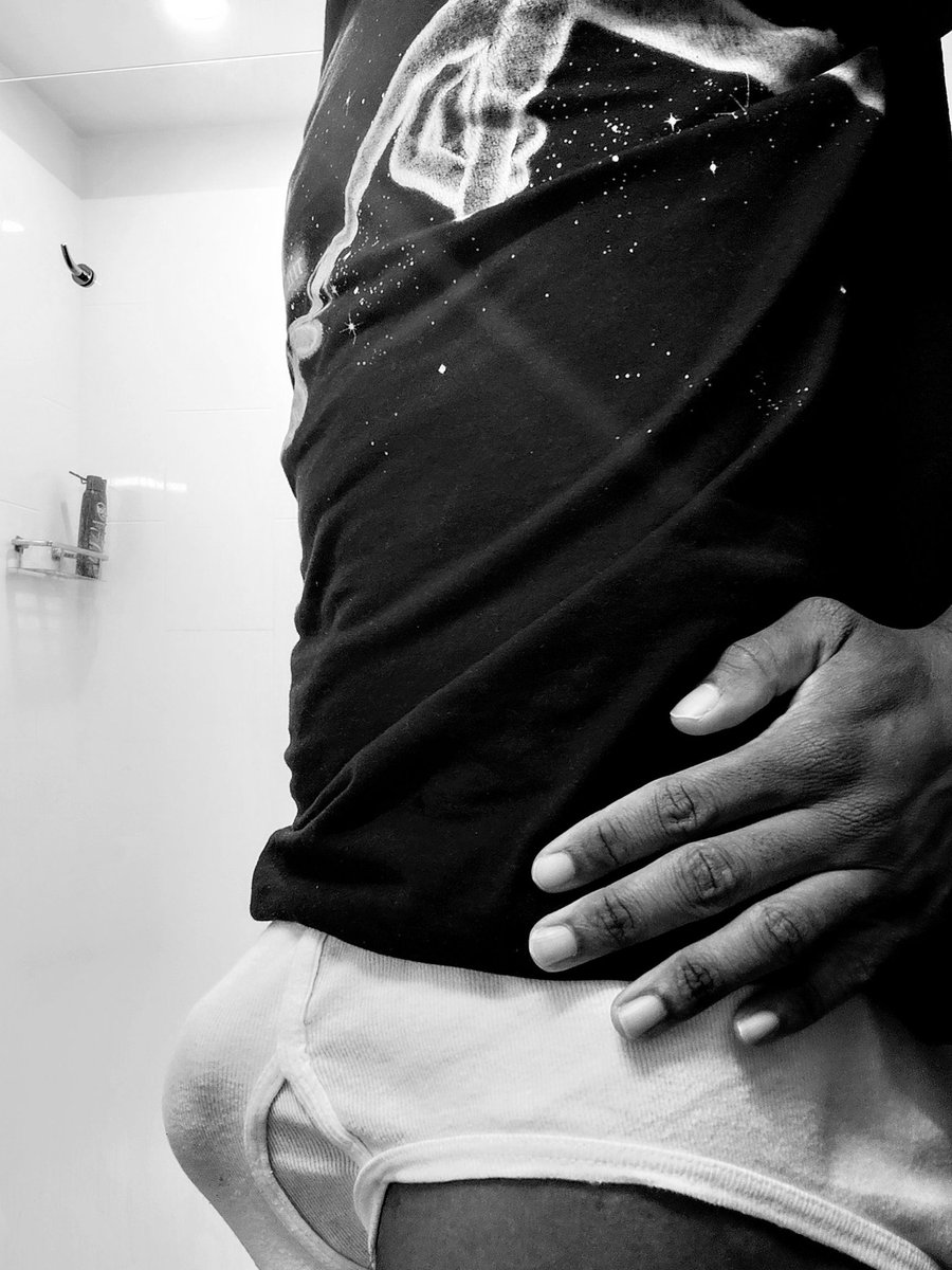Hanesbriefs1995's tweet photo. Just a Tighty Whitey Thursday (late post) Pt. 4
#me
#mycontent
#gay
#gayunderwear
#gayselfie
#gayphotographer
#gayportrait
#tightywhities
#whitebriefs
#whiteunderwear
#underwear
#looking4bf
#underwearselfie
#underwearfetish
#inmyunderwear
#exhibitionist https://t.co/aEClvKHWnT