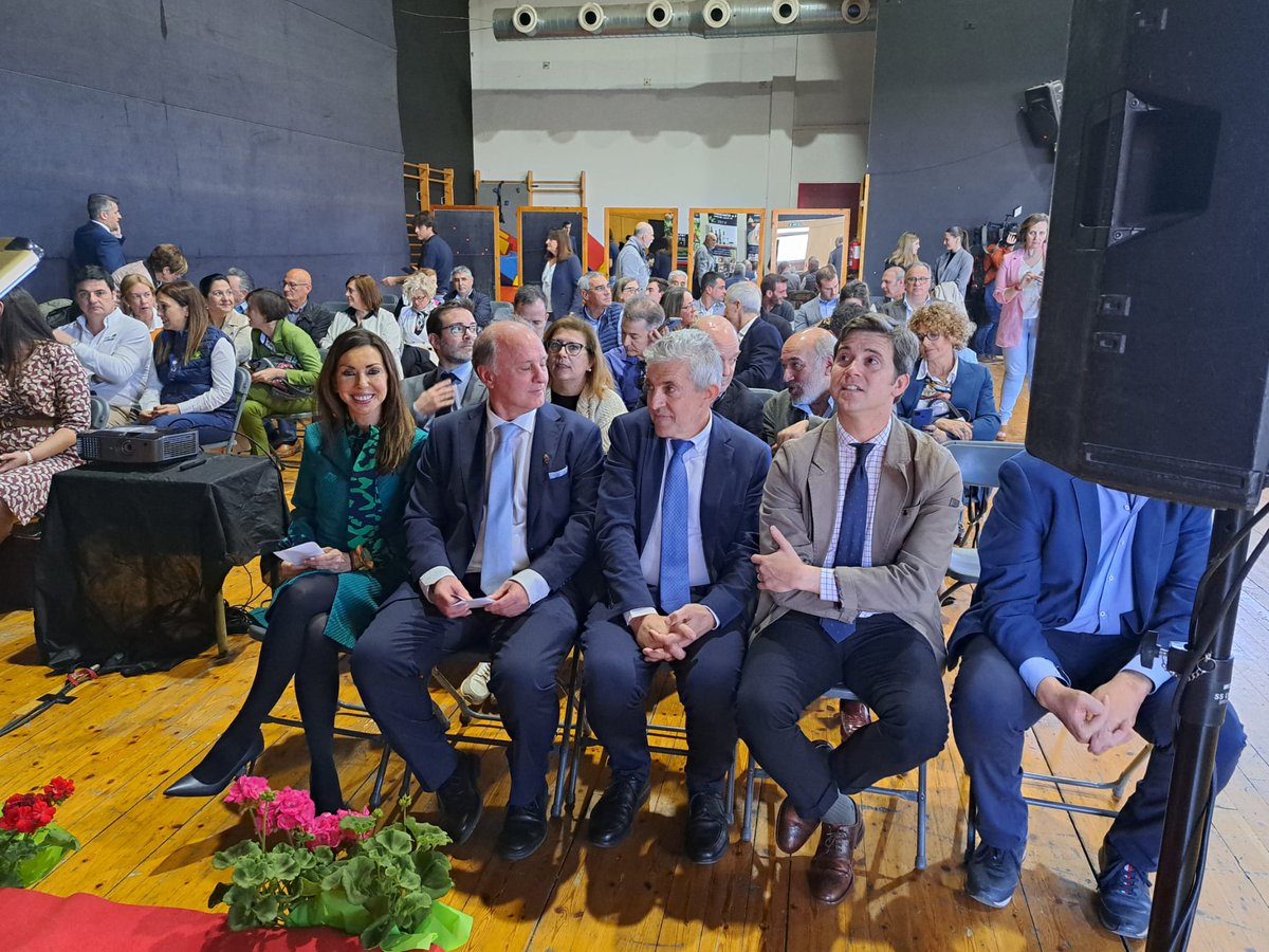 La presidenta de las Cortes de Aragón y el vicepresidente primero, @ramon_celma, asisten, junto al consejero de Agricultura del @GobAragon, Ángel Samper, y al alcalde de La Almunia, Noé Latorre, a la inauguración de Agroalimentaria @AlmuniaAyto 2024.