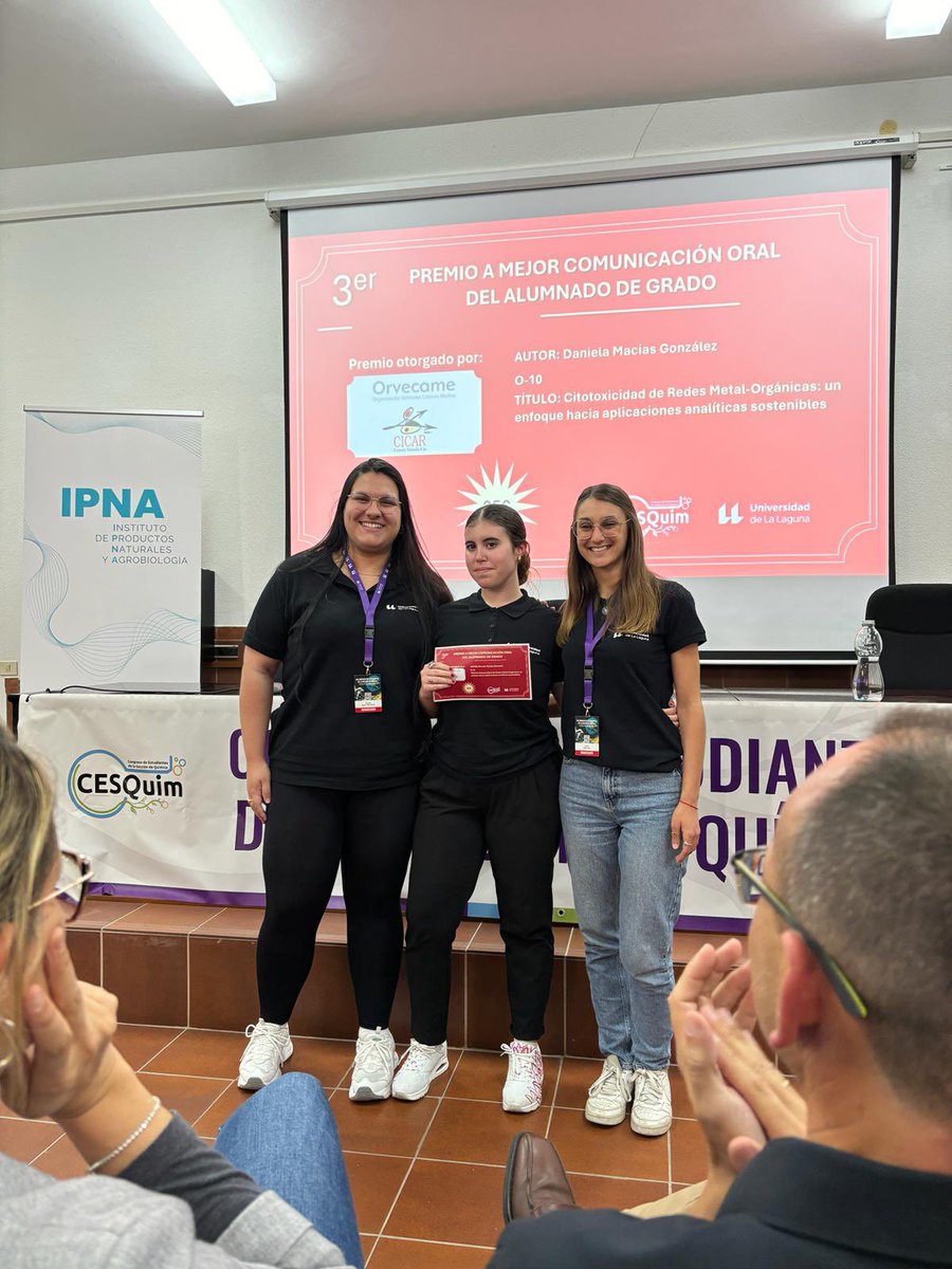 MAT4LL's tweet photo. Muchas felicidades a todos los premiados en esta edición del @CESQuimULL y en especial a los estudiantes de nuestro grupo: Patri, Montse y Santi, y la alumna de grado Daniela  👏👏👏 
Muy buen trabajo!!! https://t.co/h4nIFs5mBh