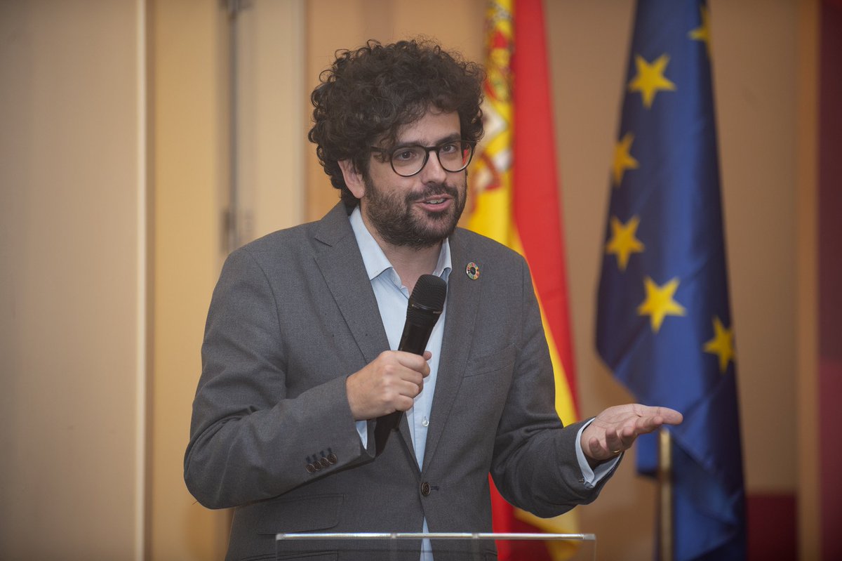 Esta semana l@s amig@s de José Antonio González Mancebo nos reunimos en @AECID_es para celebrar la vida de un leonés universal, un cooperante militante, genio y figura, referente para el presente y futuro de @CooperacionESP. Una buena persona. 🌹Siempre en nuestra memoria, Jose.