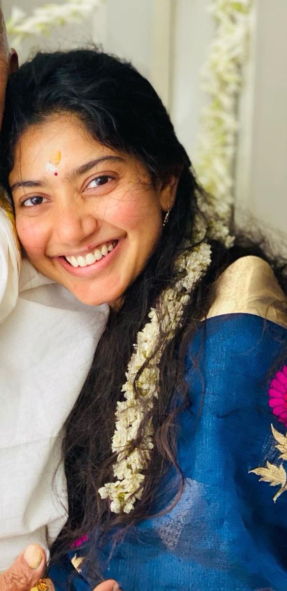 SAI PALLAVI 🥹The Name itself makes me happy! 🩷 She Remains to be My LOVE, GODDESS, INSPIRATION, HAPPINESS, ANTI-DEPRESSANT & what not! She's my Everything!!! 😭♾️ This Fangirl will be Loving u for her Entire life! 🥹🫂 @Sai_Pallavi92 🤌🏻 #SaiPallavi #Loveofmylife