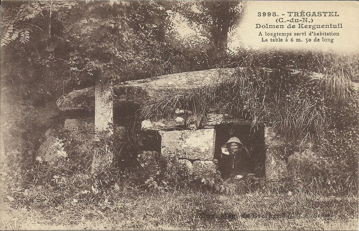 The chamber of the dolmen at Kerguntuil in Trégastel (Côtes-d’Armor) is 5m long, 3m wide and 2m high and is covered by a single capstone. It was once used as a dwelling and later as a cowshed. One side is against a talus which may be part of the original mound.