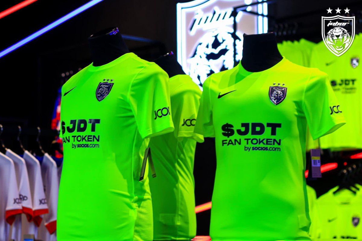 Get the new Johor Darul Ta'zim FC 2024-25 Nike Third Kit now! Available at JDT Direct Megastore at Sultan Ibrahim Stadium along with other club merchandise. Visit us now! More photos at facebook.com/share/rkhZKbFa…