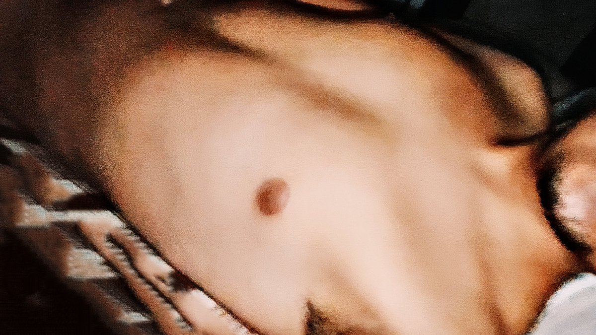 aIexJv's tweet photo. Acostado sin poder dormir 😶 https://t.co/0MUpMIF6GQ