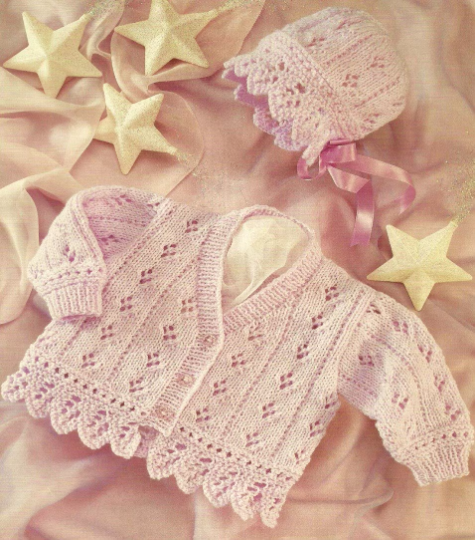 Snuggle up your little one in vintage cuteness with this beautiful little cardigan and bonnet knitting pattern  🩷 Perfect for adding a touch of timeless style to their wardrobe. It’s a cosy must have for any baby #MHHSBD #craftbizparty #earlybiz