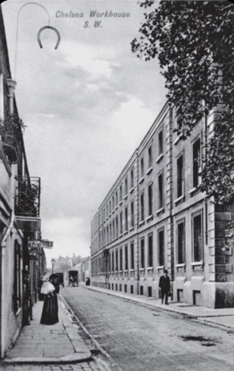 A quick drift across London for this shot of the Chelsea Workhouse in Dovehouse Street. For those of you who like such things (and there are many of you!) Chelsea gets its name from Chelchehithe which was Anglo-Saxon for a chalky landing place… #History #London