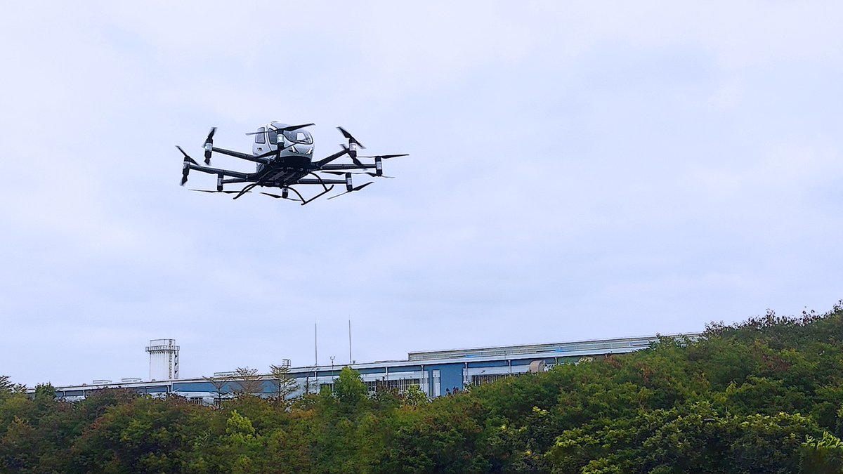 #China's regulator greenlights a groundbreaking passenger-carrying #UAV, YiHangEH216-S, for mass production, marking a global first.🚁This smart UAV capable of carrying 2 people, opens doors for transportation, sightseeing, deliveries, and medical responses. The future is here!