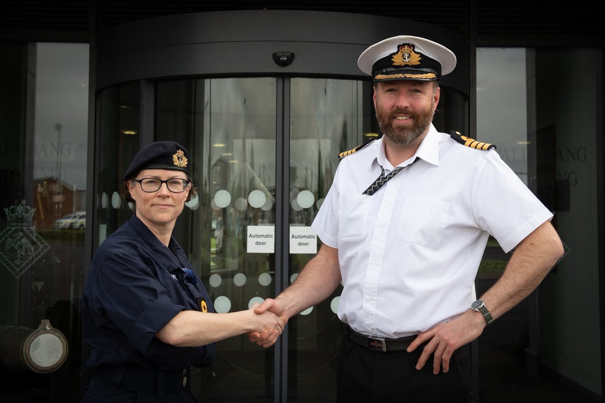 Yesterday Commodore Jo Adey ADC, Commander Maritime Reserves visited @HMS_Pegasus and met members of the @RNReserve Air Branch serving at @RNASYeovilton A full programme of presentations included visits to a wide range of units around the Air Station @faaoa